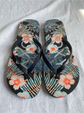 Roxy Black Flip Flop Sandals with Coral and Teal Floral Print SZ 7